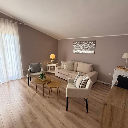 Apartment Francos Primosten Exterior photo